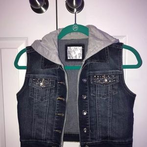 Dark blue and grey sleeveless jean jacket